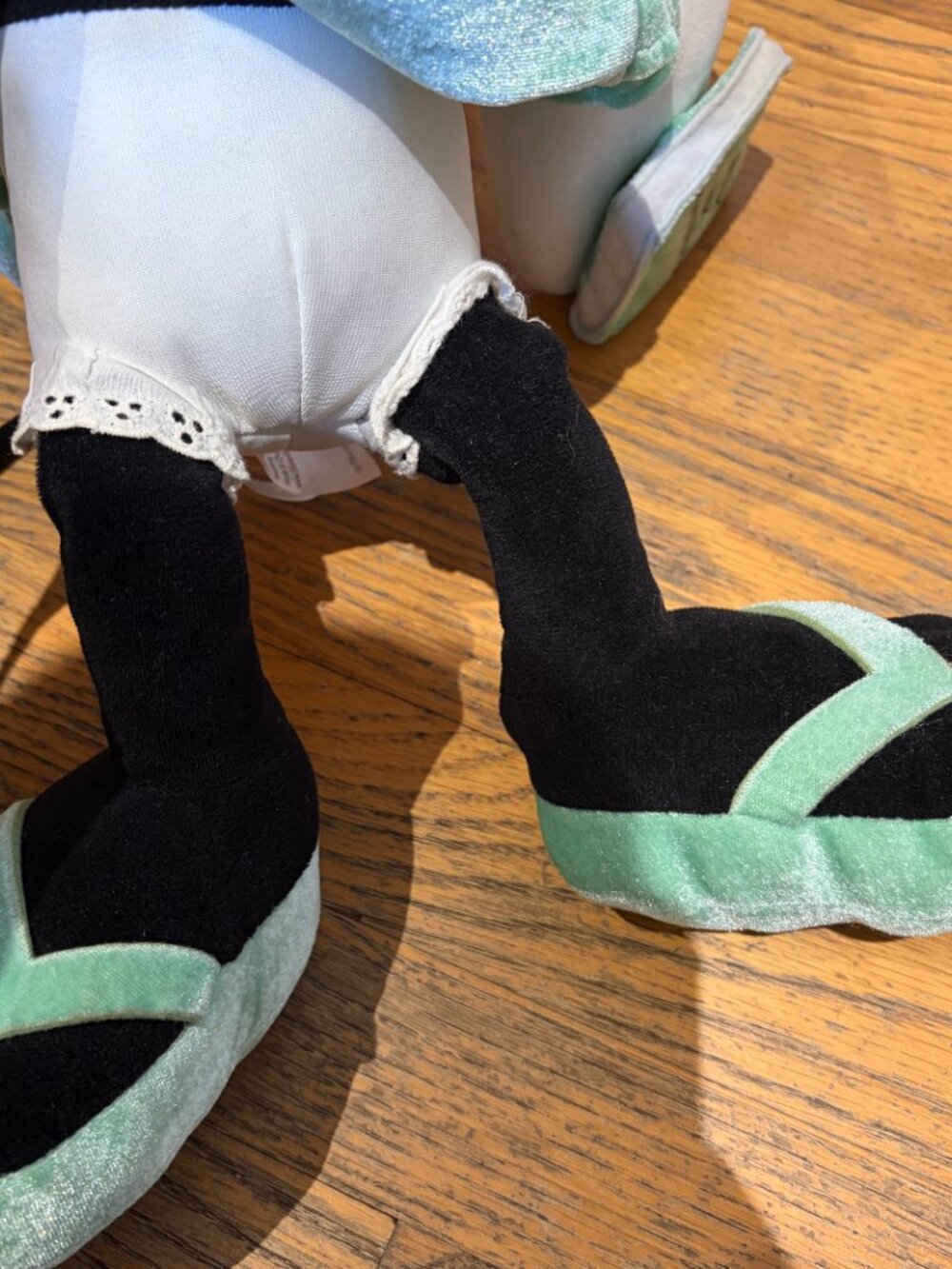 Disney Store Minnie Mouse Statue of Liberty Plush 19" - Picture 12 of 13